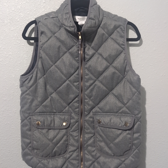 Wondershop Gray Quilted Vest - Picture 1 of 8